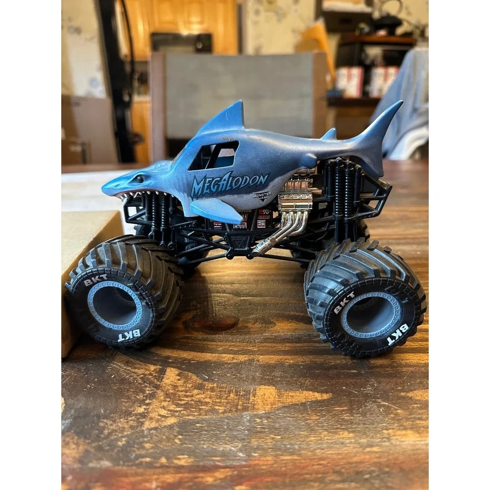 Monster Jam‎ Megladon Shark Monster Truck Hot Wheels 1:24 Scale Kidcore Megladon